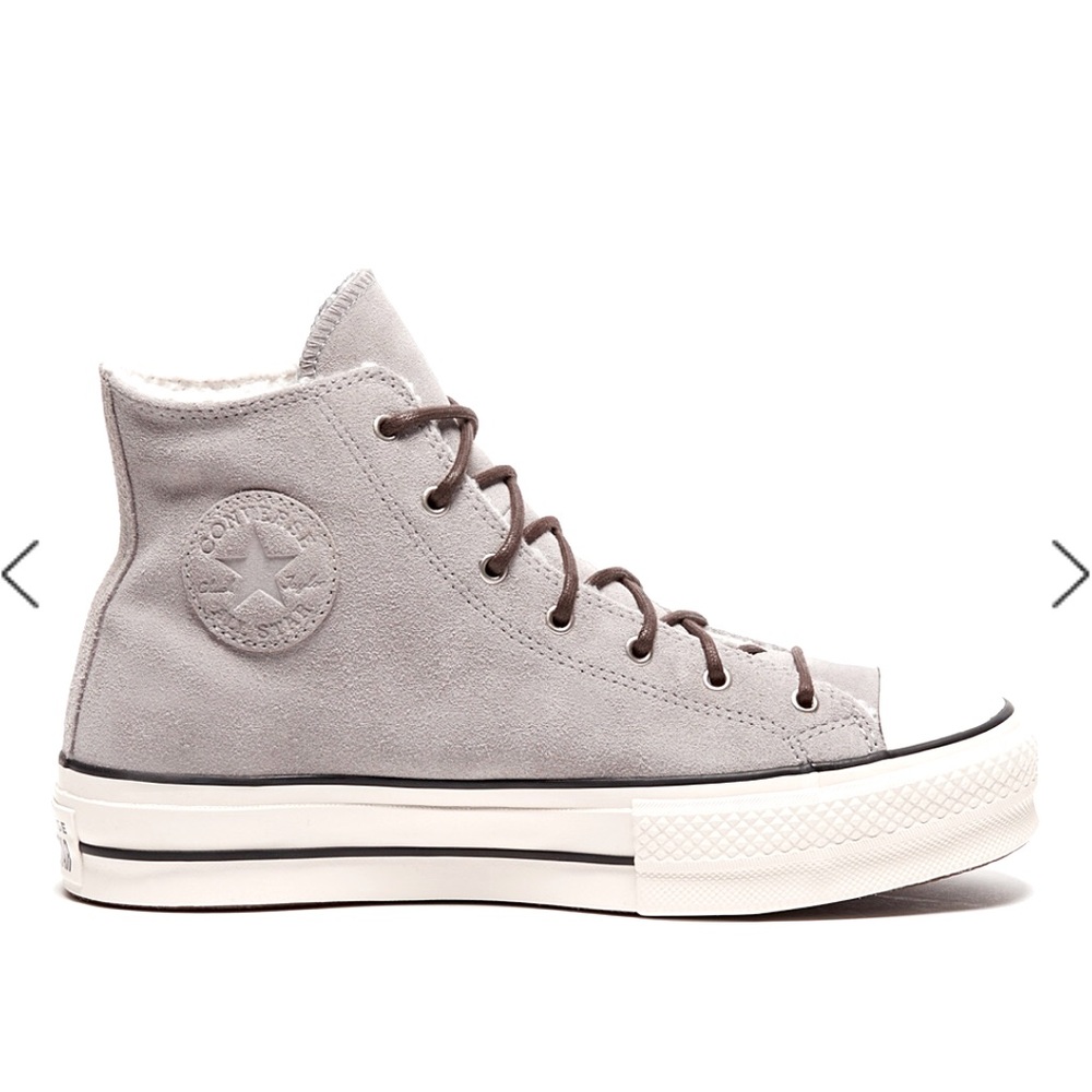 Converse Chuck Taylors Gently worn fits woman’s size 7.5